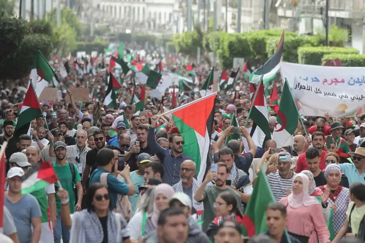 Les Algériens marchent aujourd’hui pour Ghaza