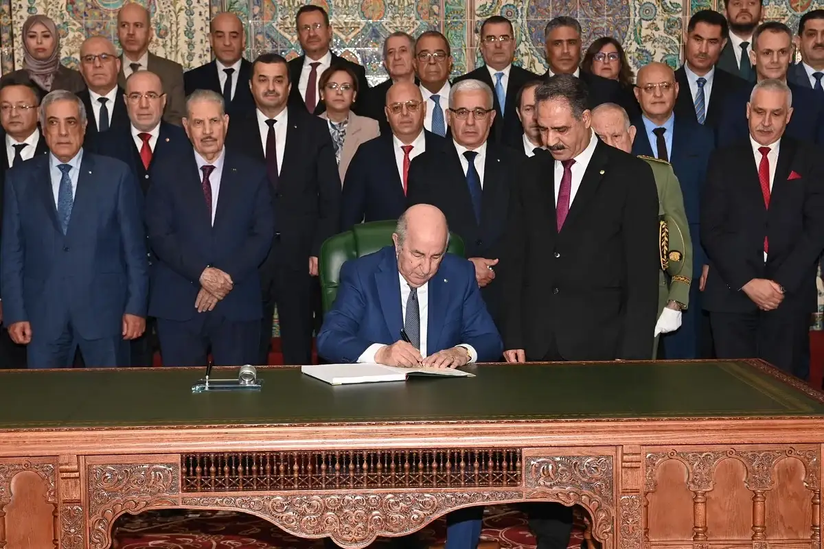 Le président Tebboune signe la loi de finances 2024